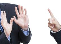 わめく女性、暴言を吐く男性「ヒステリックタイプ」には“迅速な対応”と“ガス抜き”