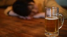 怖いのは肝臓の病気だけではない…｢飲まない人に比べて約1.7倍｣お酒をよく飲む女性に多い"がん"の名前