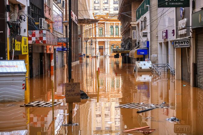 5月5日：浸水したポルトアレグレ市中心街