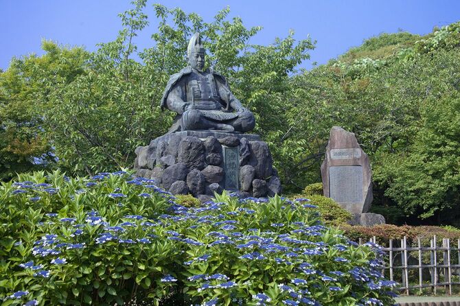 2009年6月、源氏山公園の源頼朝像（神奈川県鎌倉市）
