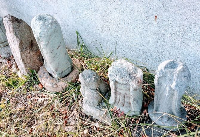 首が刎ねられた石仏(長野)