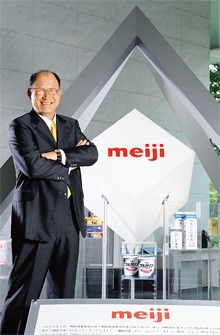 明治ホールディングス代表取締役副社長<br><strong>浅野茂太郎</strong><br>1943年生まれ。66年学習院大学法学部卒業後、明治乳業入社。95年取締役人事部長就任。専務取締役などを経て、2003年代表取締役社長。09年4月から明治ホールディングス副社長を兼務。「誰のそばにもいつもいる明治にしたい」。