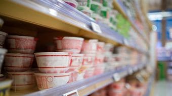 海水と同塩濃度のカップ麺の味が丸い理由…スティック砂糖約16本分のペット飲料がすっきりゴクゴクの謎