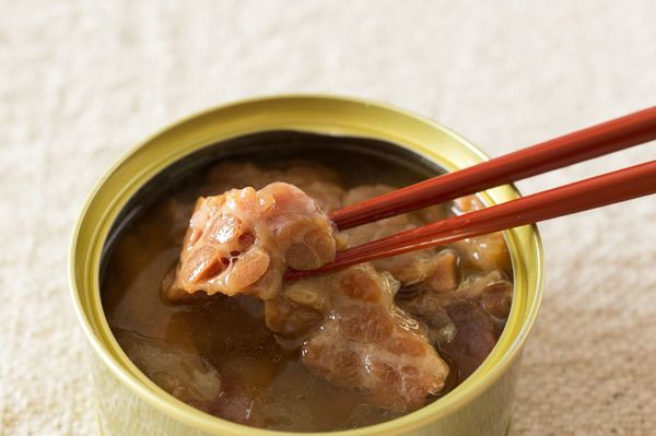 長須鯨須の子大和煮は箸上げで崩れるほど柔らかい