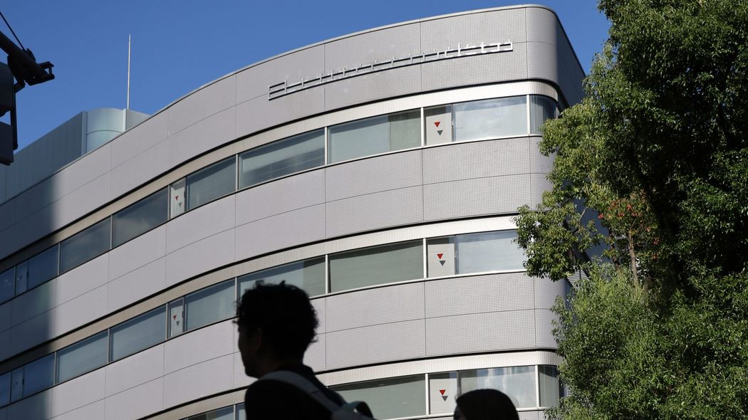 私の母の葬式にジャニー喜多川氏は大きな花を出した…性加害に気づけなかったテレ東｢ジャニ担｣の懺悔 ADだった私にも｢喜多川擴｣という本名で供花を送った