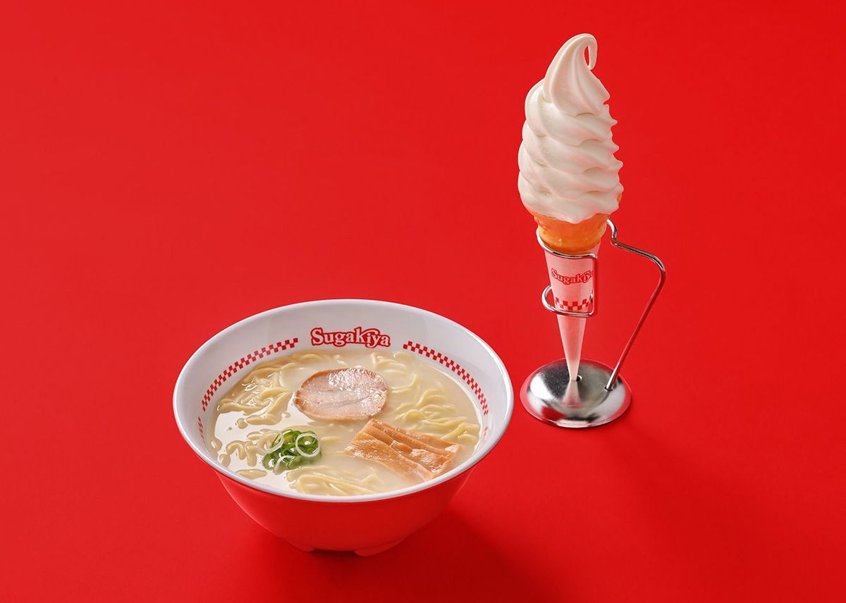 スガキヤでは定番の「ラーメンにソフトクリーム」。