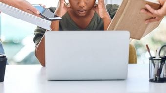 プライベートで仕事を引きずる人の特徴とは…境界コントロールできる人が人生満足度や仕事のやる気が高い訳