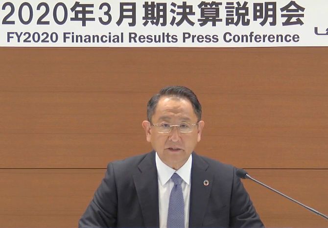2020年3月期連結決算の記者会見に臨むトヨタ自動車の豊田章男社長＝2020年5月12日［トヨタ自動車のホームページより］