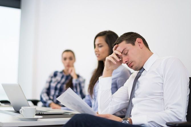 オフィスの昼寝