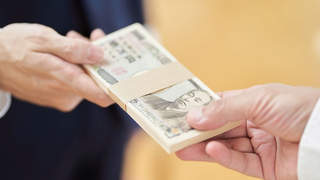 ｢陣中見舞い｣はスマートに渡し受け取るのがマナー…元自民議員が告白｢私はこうして"お金の感覚"を失った｣ 安くて数十万円､多いと億のカネが平気で飛び交う世界