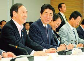 安倍総理を支えた「官邸の300日」　－菅 義偉官房長官【2】