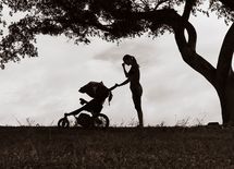 虐待する母親は"しっかりしていない"のか