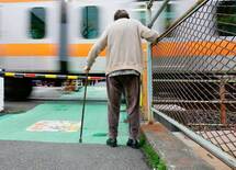 年10万人 なぜ介護離職に追い込まれるか