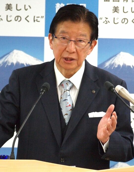 1月29日の会見で「事実誤認」を否定する川勝知事（静岡県庁）