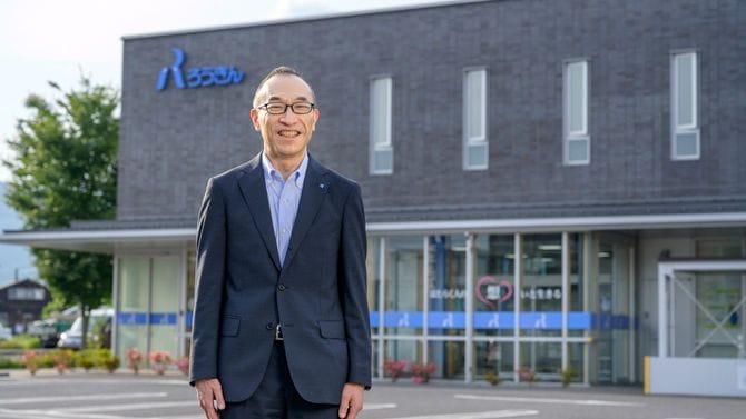 支店改革の推進者、宮田直樹長野東支店長。営業統括部次長を経て、2016年に茅野支店長に就任。茅野支店の「営業店業績」を引き上げ、2019年度に「総合最優秀店」となる。2020年から現職。