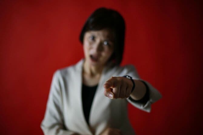 部下を叱る女性上司