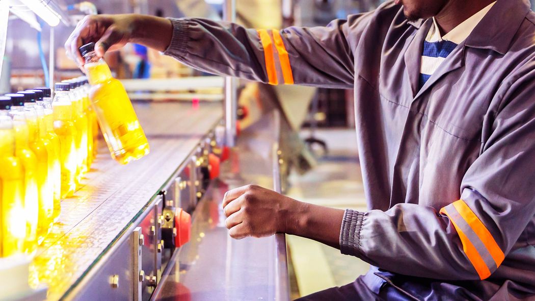 職場が｢若者の墓場｣に見えた…年収350万円･偏差値36の高卒男性が｢年収1000万円｣を目指して行き着いた場所 池袋で見た大型スクリーンが俺を東京に呼んだ