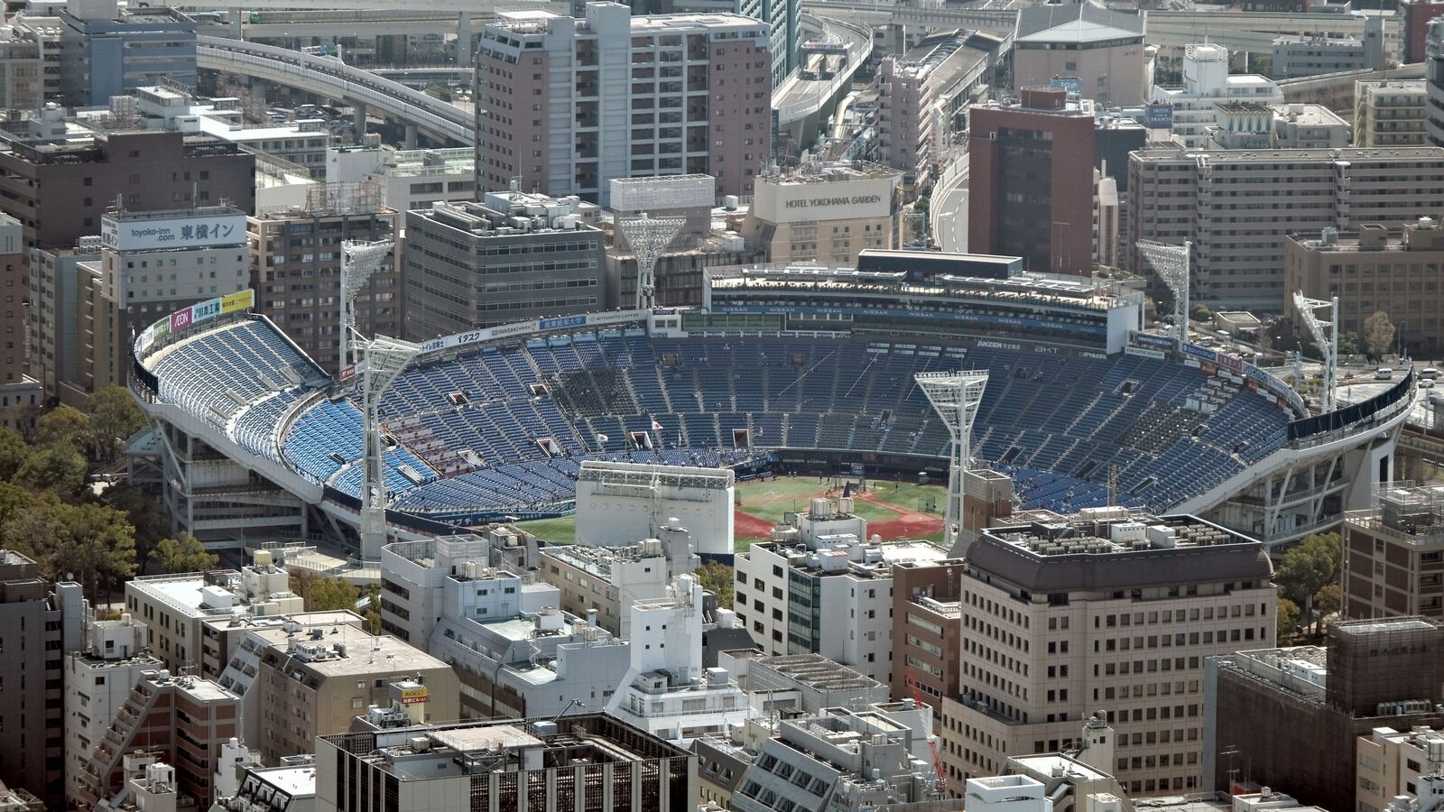 プロ野球で熱中症続出　選手から｢命の危険感じる｣の声､ドーム開催の多少が優勝争いに影響も プロ野球が暑さで中止になることはない