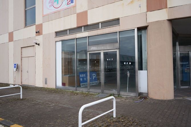 さん・あぴおは施設の老朽化と空き区画が目立つ