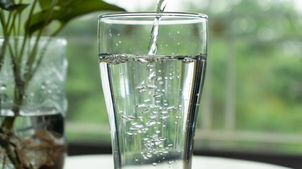 日本の水道水は安全ではなかった…発がん性PFASの水汚染問題で世界的に注目される技術をもつ日本企業の名前 2025年の投資テーマは水の安全