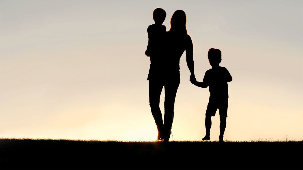 家族3人で｢ファストフードは1000円まで｣…手取り19万円で小学生2人を育てるシングルマザーが涙を流すワケ ｢うちは無理だよね｣という悲しい理解