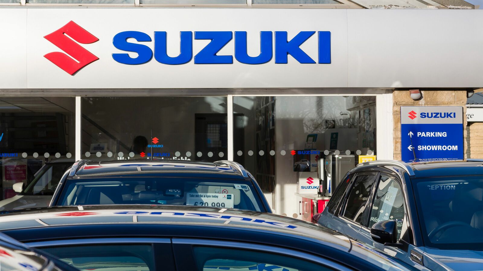 世界的自動車メーカーなのに社員の名刺が驚きの薄さと安っぽさ…｢ケチ｣の逸話だらけのカリスマ経営者 年間18万台程度の小さな静岡の軽自動車専業メーカーが世界ベスト10へ