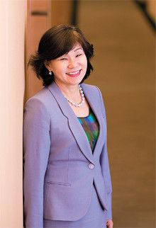 <strong>ベルリッツインターナショナルCEO ベネッセコーポレーション副会長 内永ゆか子</strong>●1947年、香川県生まれ。東京大学理学部卒業後、日本IBM入社。2007年、専務取締役を退任。同年よりNPO法人J-Win理事長。08年4月より現職。ベネッセコーポレーション副会長を兼務。著書に『部下を好きになってください』がある。