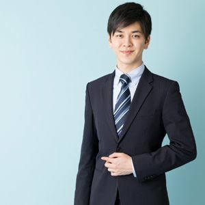 座る際はジャケットの全ボタン外すが基本 面接時マナー シワがよるのを防止 President Online プレジデントオンライン