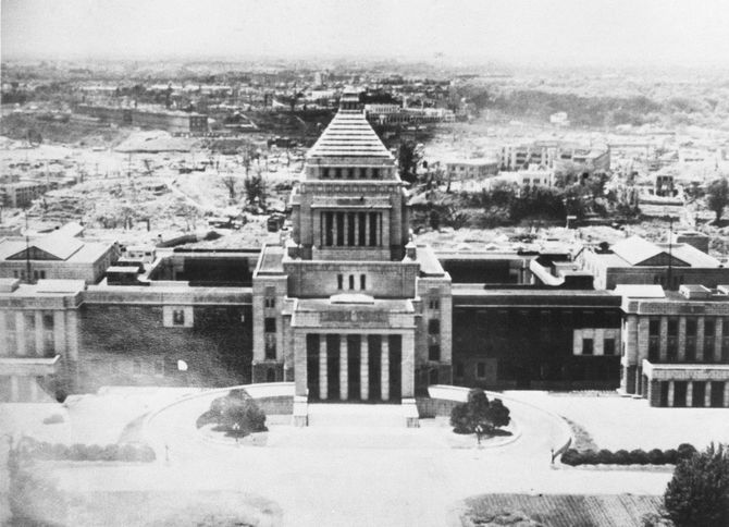 終戦時の国会議事堂とその周辺