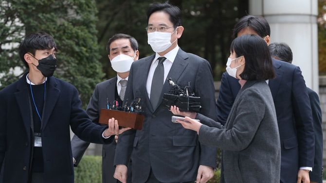 韓国・ソウルのソウル高等法院で行われた審査のための法廷聴聞会に臨むサムスングループの副会長・李在鎔（イ・ジェヨン）氏＝2020年11月9日