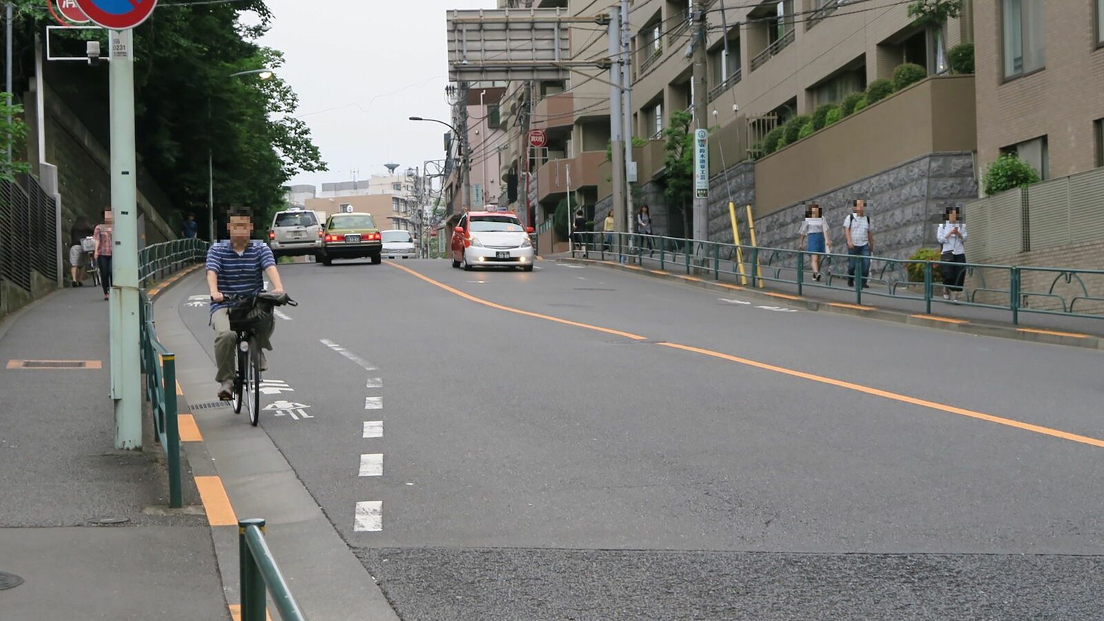 なぜ｢逆走ママチャリ｣がここまで炎上したのか…自転車が絶対に｢右側通行｣で走ってはいけないワケ 自動車も原付も｢公道で逆走｣なんてしない