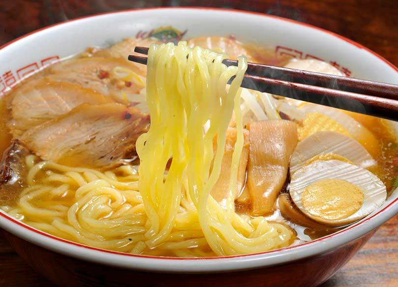 電子レンジでも専門店より美味いラーメン 「1日10万食超」大ヒットの秘密