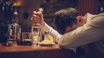 お酒をやめたいのに飲んでしまう…アルコール依存症の男性に和尚が｢禁酒はやめなさい｣と言い切る理由