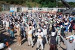 仮設住宅は21日間で完成させる。現場自体に休みはないため、交代で休みを取っている。
