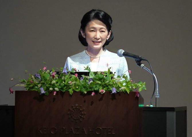 「日本結核・非結核性抗酸菌症学会学術講演会」で講演される秋篠宮妃紀子さま＝2023年6月10日、東京都新宿区［代表撮影］