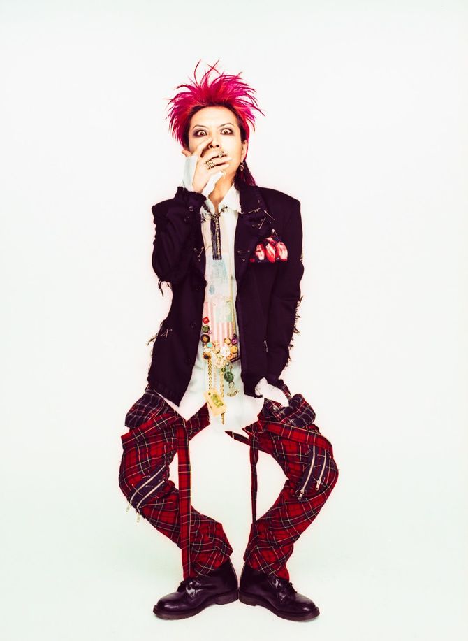 X JAPANのギタリストとして活動したhide