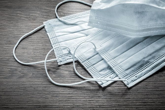 白い保護滅菌マスク