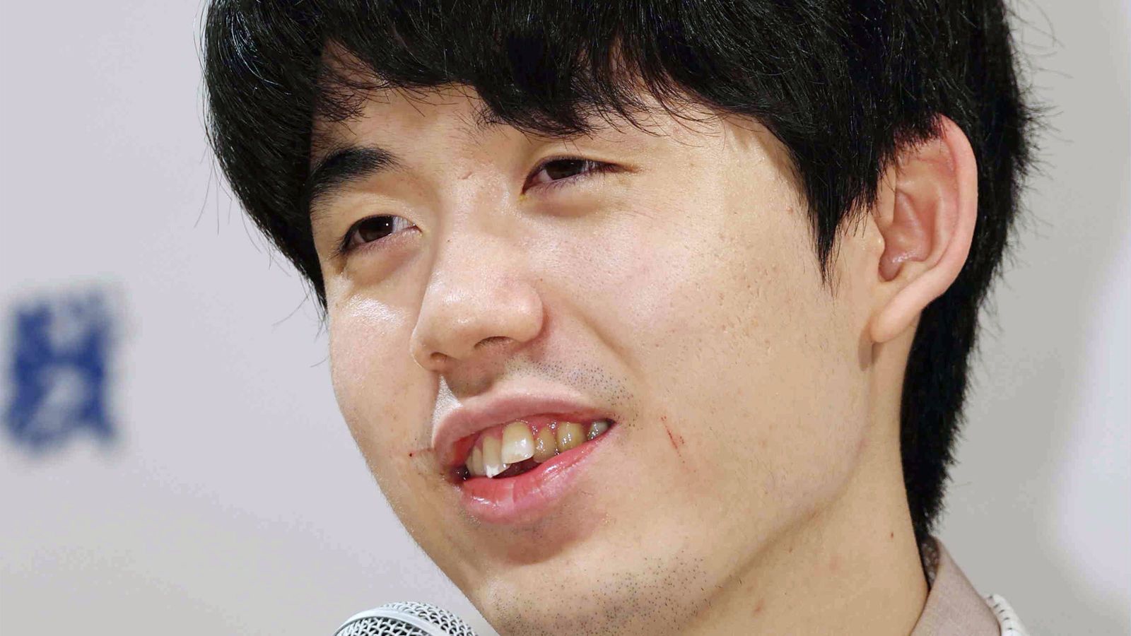 ｢子供を藤井聡太八冠のように育てるヒント発見｣カギは紙の新聞･辞書､深夜特急､新幹線､母親の受け流し術 中学生にして｢望外｣｢僥倖｣｢節目(せつもく)｣と話せた理由