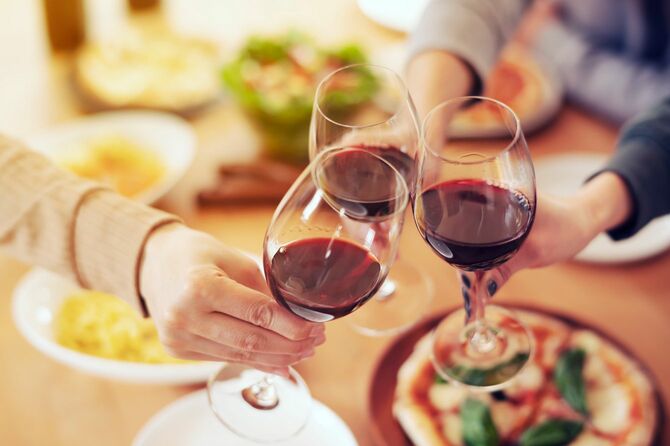 イタリア料理と赤ワインで乾杯
