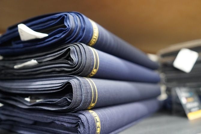 店舗に並ぶイタリア製の生地