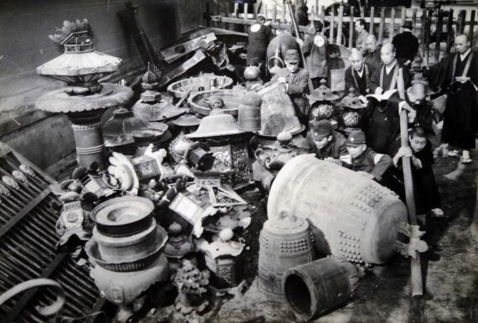 戦時中、金属供出のターゲットにされた寺院の仏具