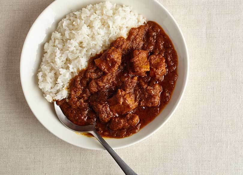 普通の材料でつくる"最高のカレー"5条件 「飴色玉ねぎ」をつくる必要はない