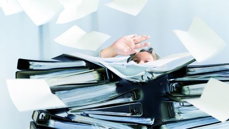 なぜ役人は無意味なクソ仕事に一生懸命なのか それこそが 官僚制 の本質である President Online プレジデントオンライン