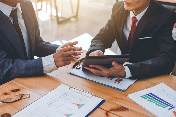 会話をする人たち