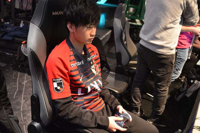 鹿島アントラーズ所属のeスポーツ選手ナスリ氏