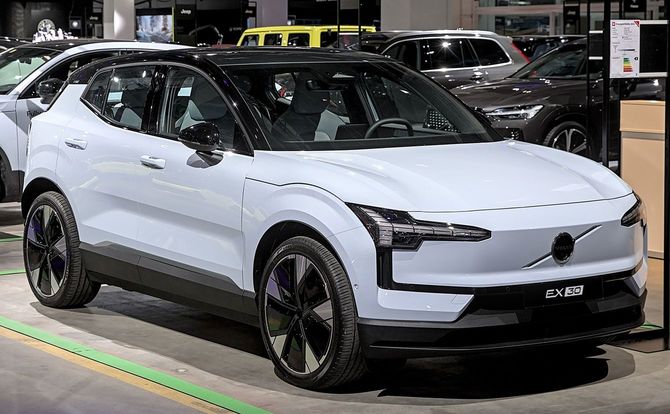 「オートチューリッヒ2023」に出展されたボルボ EX30