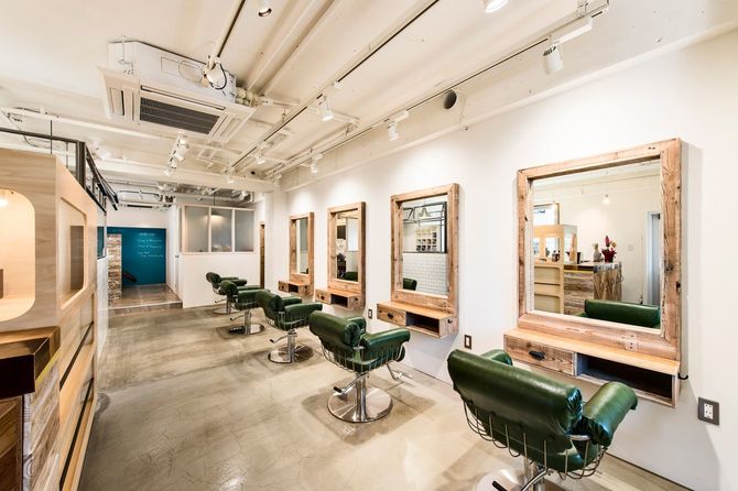 京都にある美容院の店内