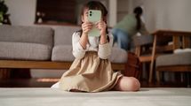 10代のうつ2.5倍の衝撃…欧米でガラケー復権でもスマホにズブズブの日本の子供の"精神的衰退"という恐怖