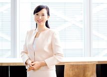 社外取締役も兼ねる経済キャスターの半生