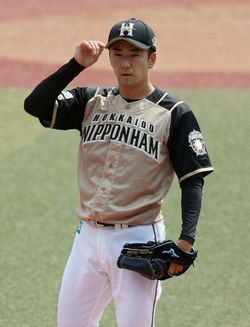 ロッテ—日本ハム。4回、登板した日本ハムの斎藤佑樹投手＝2020年6月4日、千葉・ZOZOマリンスタジアム